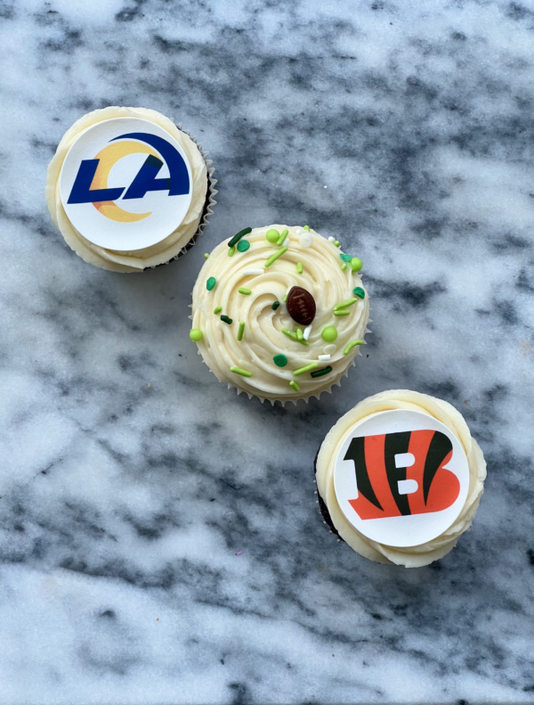 Super Bowl-Themed Cupcakes